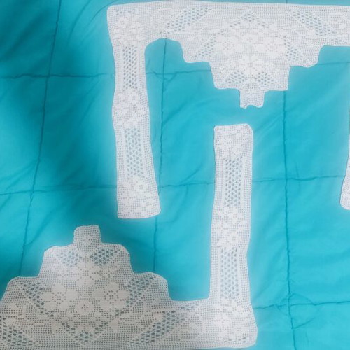 Knitted corners for tablecloth or pillows like new, handmade