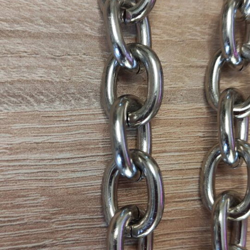 Metal Oval Chain 40mm Large new, sold by the meter