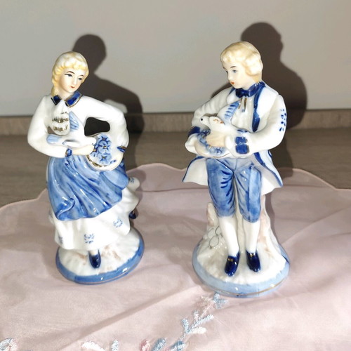 Porcelain figurines blue white vintage like new