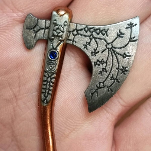 God of War Leviathan Axe metal keychain like new