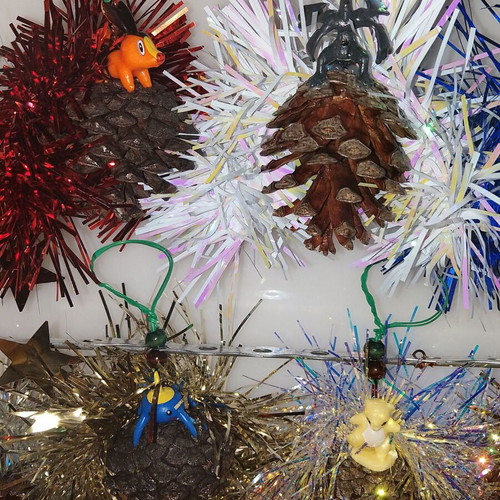 Christmas pinecone ornaments set of 12, new
