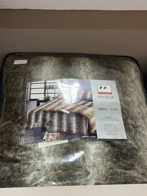 Spanish fur blanket new