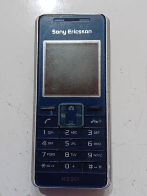 Sony Ericsson K220i mobile phone refurbished for parts