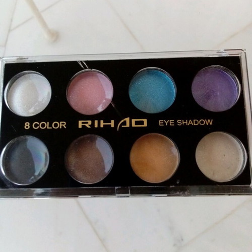 Palette with 8 eye shadows new