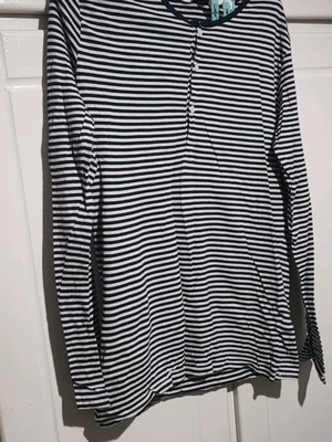 Long-sleeve shirt like new, size M