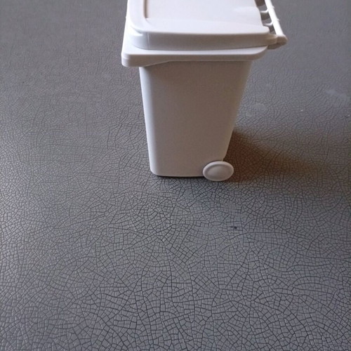 Sonic office trash bin new