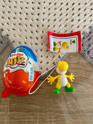 Kinder Joy Super Mario figure yellow like new