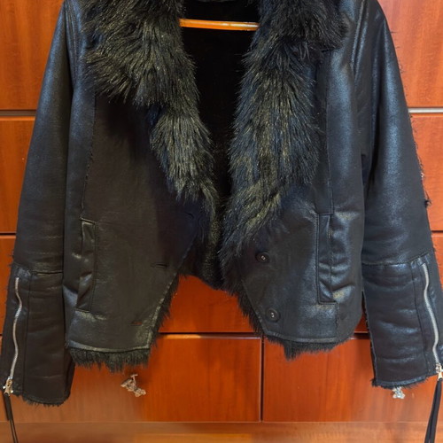 ZINI short black jacket like new with synthetic fur size 38