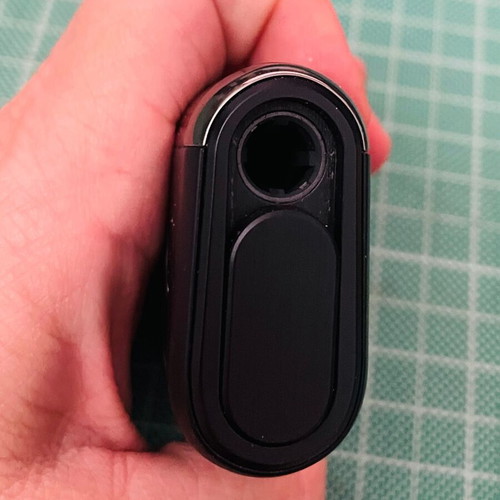 Glo Hyper tobacco heating device used with charging cable