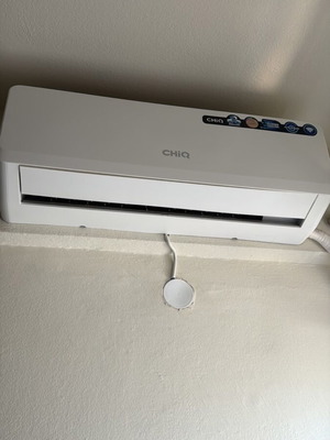 Aircondition Chiq σαν καινούργιο, σετ 2 με τηλεκοντρόλ