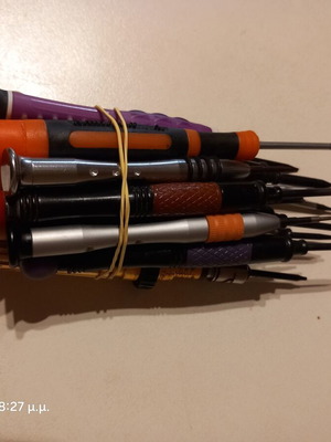 Electronic screwdrivers set of 16 used