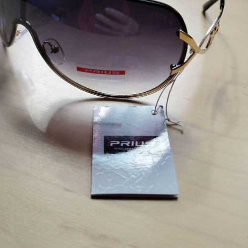 Prius new sunglasses without case