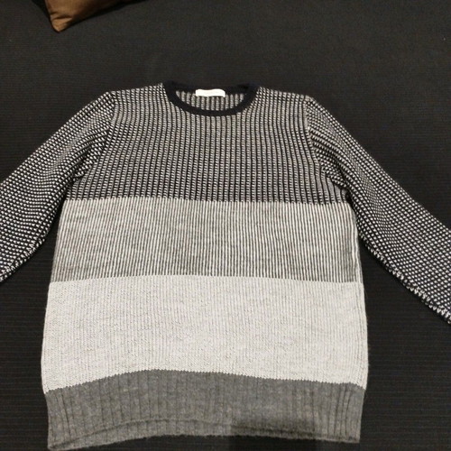 Hamaki-Ho men's sweater used size XL with round neckline