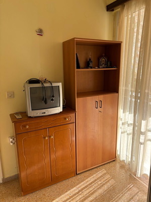 Ντουλάπια από μελαμίνη like new, δύο ανεξάρτητα με ράφια και κλειδαριά