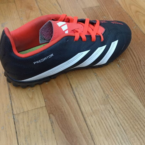 Adidas Predator Club TF kids' football shoes, size 38, black and red