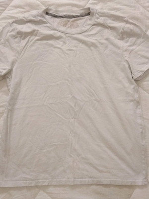 Volcom T shirt white size Medium