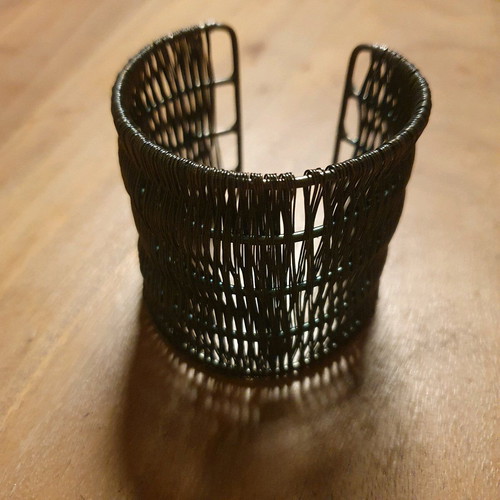 Metal bracelet like new, dark anthracite