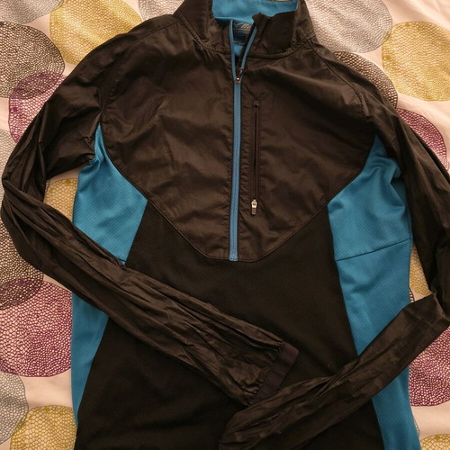 Mizuno performance shirt size S like new, black