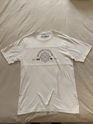 Pull & Bear men's T-shirt size Small used, white