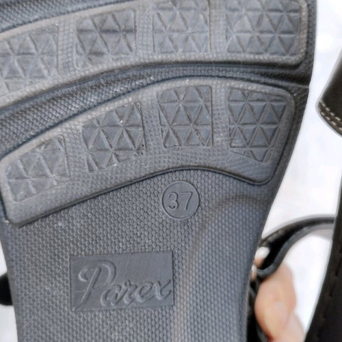 Leather Parex sandals black like new