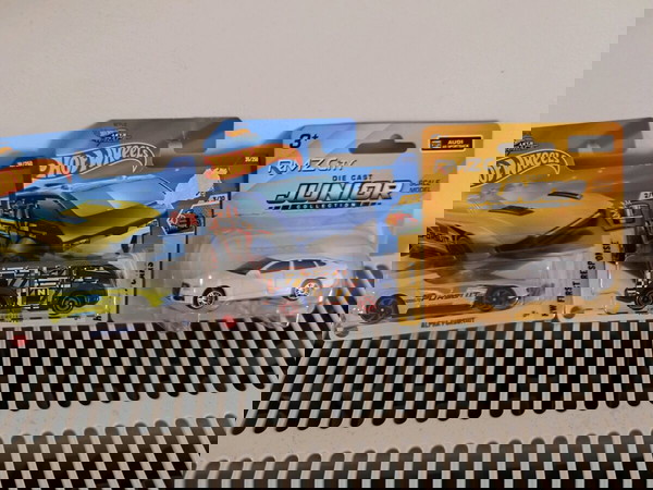 αυτοκίνητακια 3,2 hot wheels και 1rmz