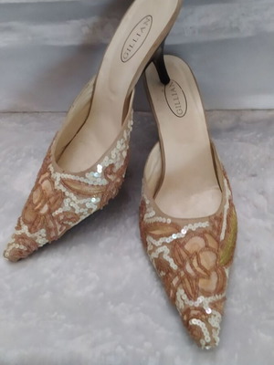 Λευκά κεντημένα Mules