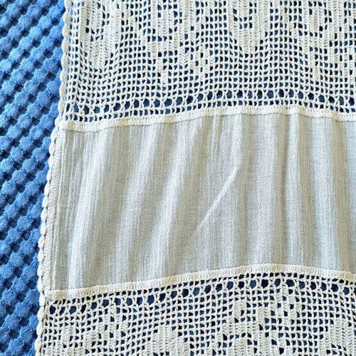 Handmade vintage table runner, 45 x 150 cm