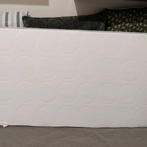 IKEA foam mattress like new, 140x70cm with LENAST protector