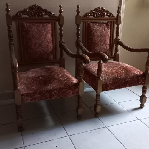 Sofa with 2 armchairs and table used, one armchair needs repair