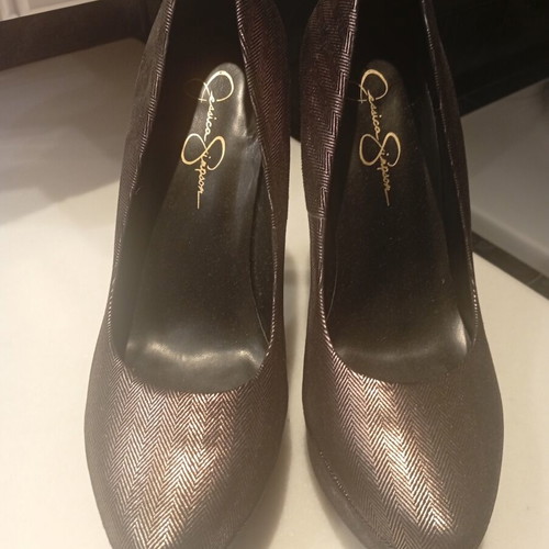 Jessica Simpson pumps size 40 like new, brown and gold