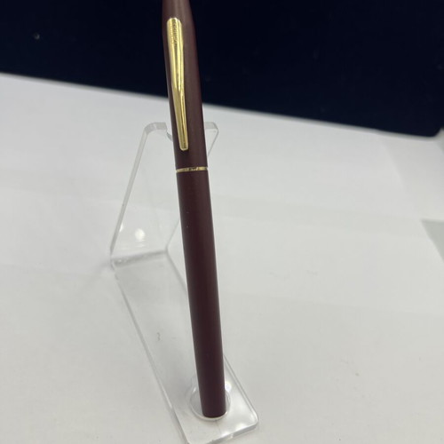 Cross pen bordeaux like new