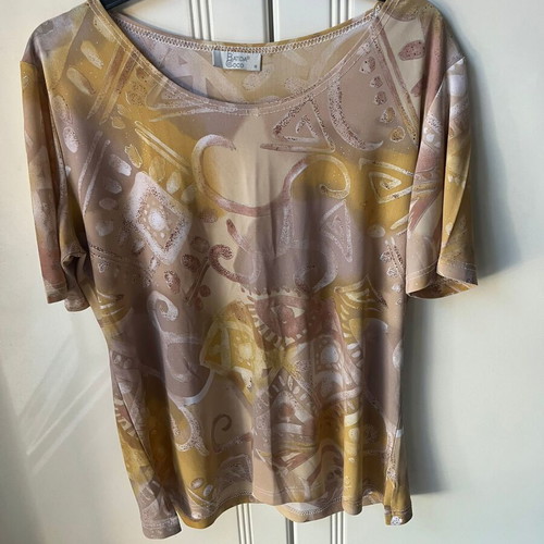 Women's T-shirts set of 3 size Medium like new