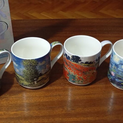 Set of 4 fine china Claude Monet mugs, new
