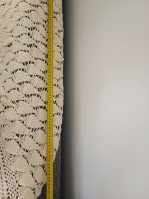 Knitted throws like new