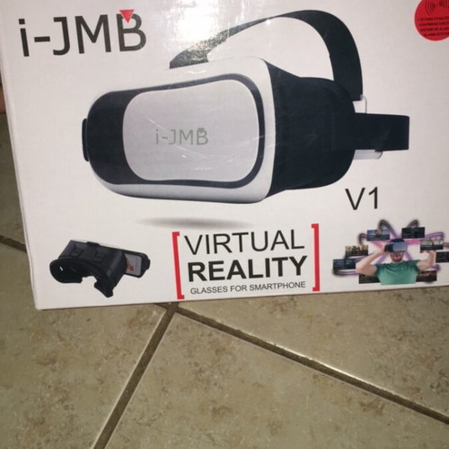 VR headset for mobile with Bluetooth controller used