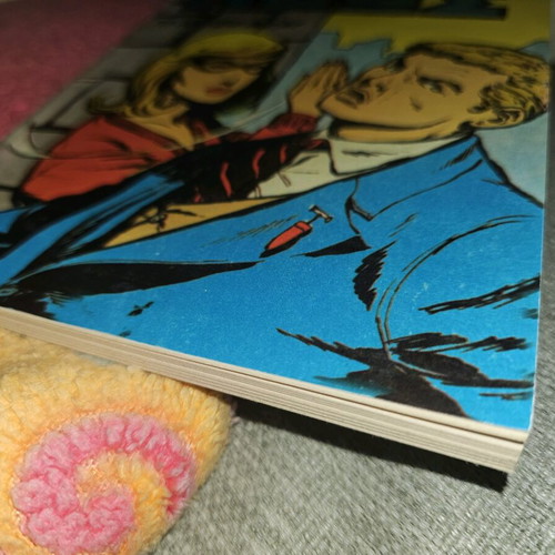 O Mikros Iroas comic book used