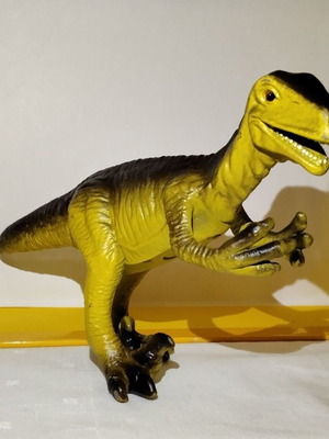 Velociraptor toy with sound, like new, Simba Toys
