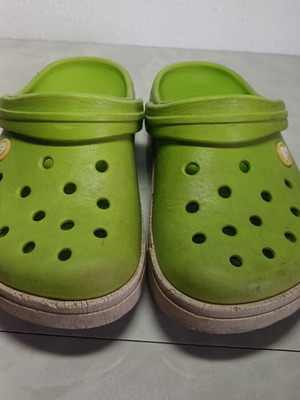 Детски пантофи Crocs употребявани размер 33/34