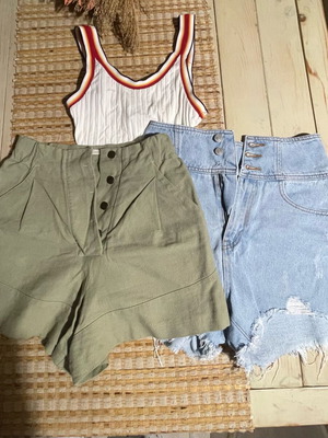 Clothing pack size small like new, Bershka and clp collection