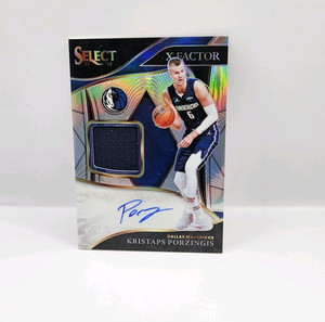 Panini Select kristaps Porzingis Game worn patch-autograph /99