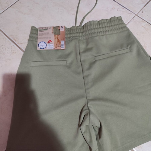 Women's shorts new, size small