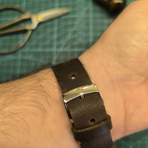 Handmade leather watch strap, custom colors, 18-28mm