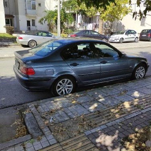 BMW 318i 2003 sedan used with many extras