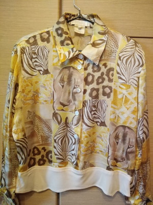 Escada vintage silk shirt like new, unique design