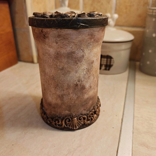 Metal coffee vase vintage like new