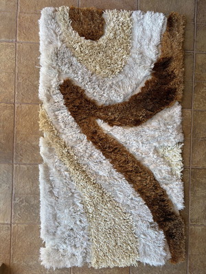 Bedroom rug set used