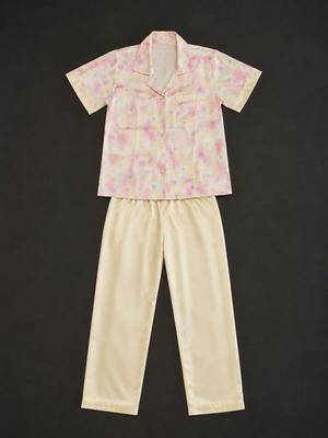 Satin pajamas in soft gold, like new, size S