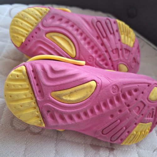 Frozen clogs for girls size 29 like new