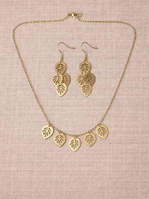 Leaf necklace and earrings set new, brass, gold tone