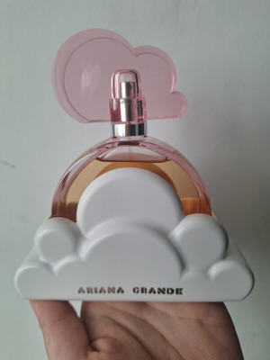 Ariana Grande Cloud Pink 100ml perfume like new